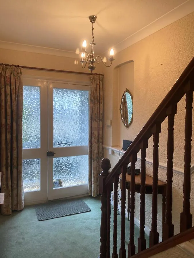 Bexleyhealth Town Center 5 Bedroom Luxurious Home Bexleyheath 0*,