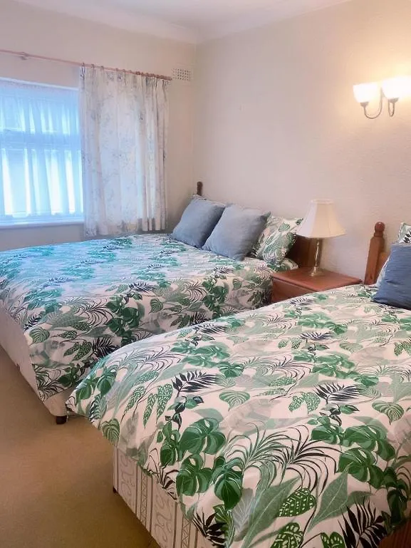 Bexleyhealth Town Center 5 Bedroom Luxurious Home Bexleyheath 0*,  United Kingdom